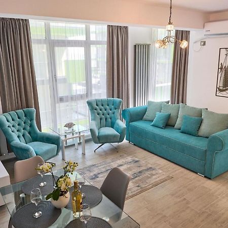 Seastar Apartment - Spa N Pools Beach Resort Mamaia Buitenkant foto