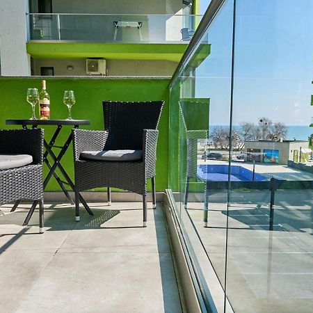 Seastar Apartment - Spa N Pools Beach Resort Mamaia Buitenkant foto