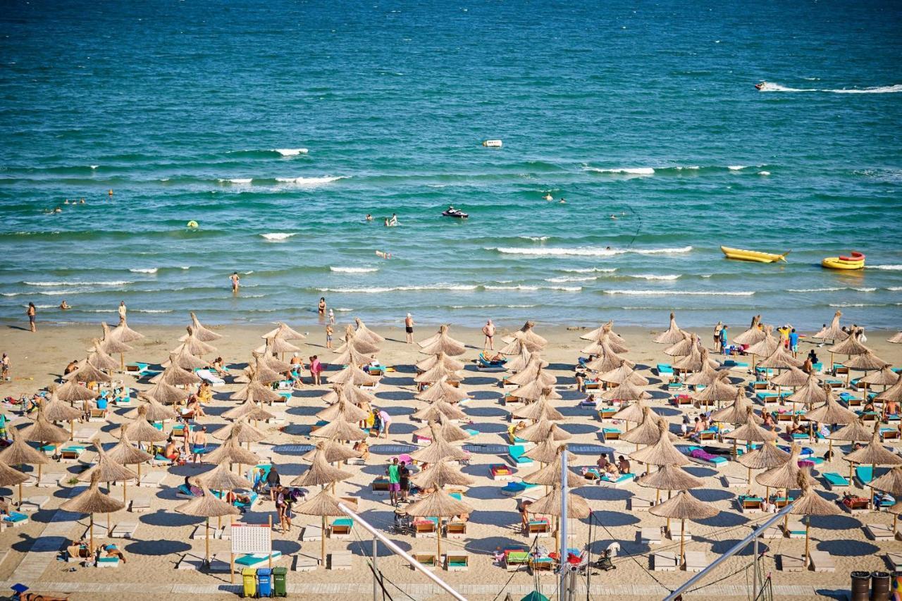 Seastar Apartment - Spa N Pools Beach Resort Mamaia Buitenkant foto
