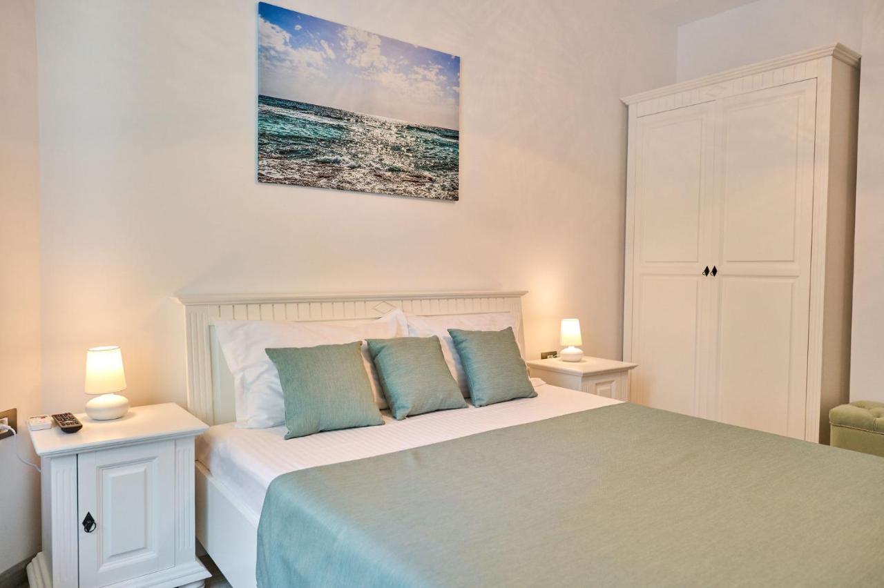 Seastar Apartment - Spa N Pools Beach Resort Mamaia Buitenkant foto