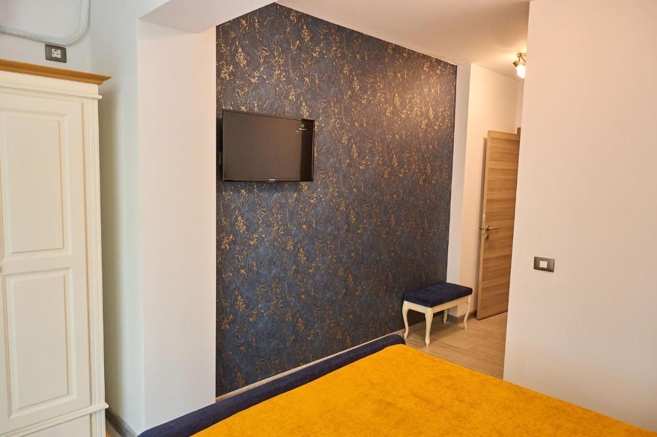 Seastar Apartment - Spa N Pools Beach Resort Mamaia Buitenkant foto