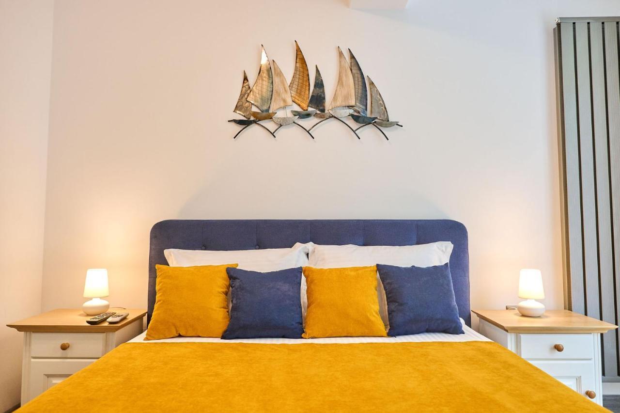 Seastar Apartment - Spa N Pools Beach Resort Mamaia Buitenkant foto