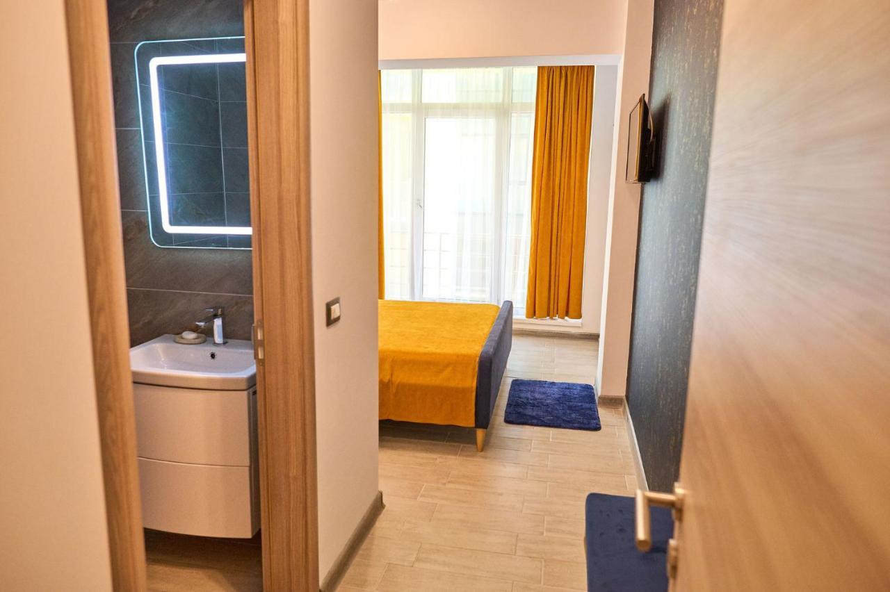Seastar Apartment - Spa N Pools Beach Resort Mamaia Buitenkant foto