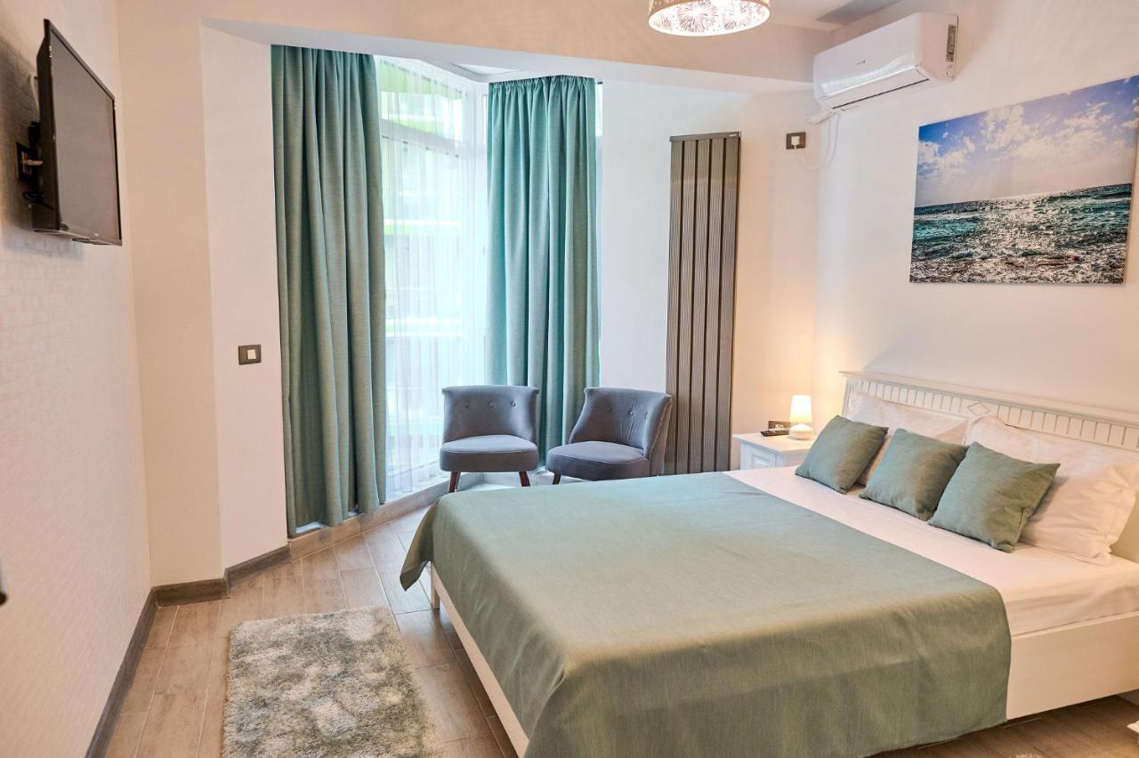 Seastar Apartment - Spa N Pools Beach Resort Mamaia Buitenkant foto