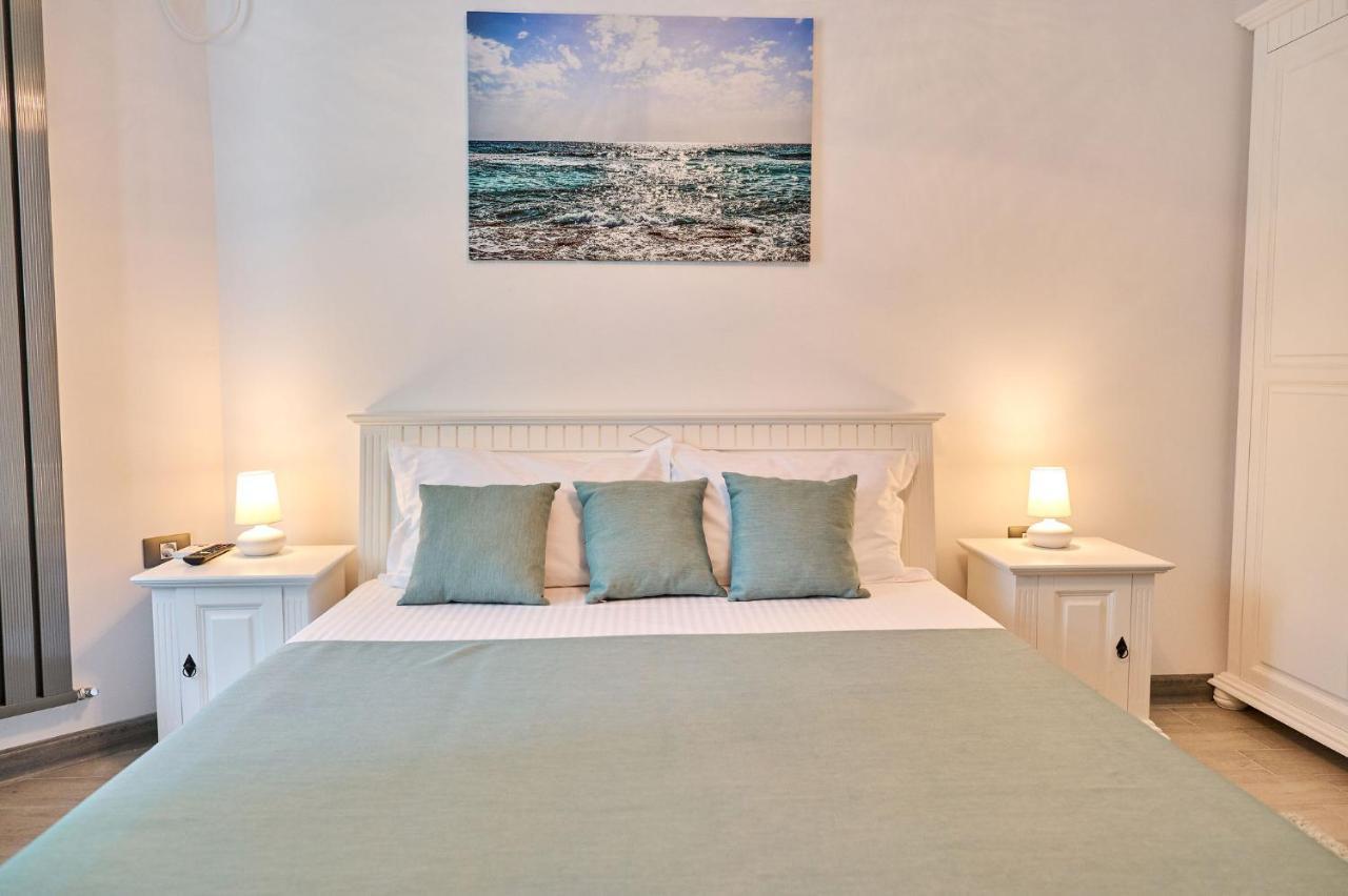 Seastar Apartment - Spa N Pools Beach Resort Mamaia Buitenkant foto
